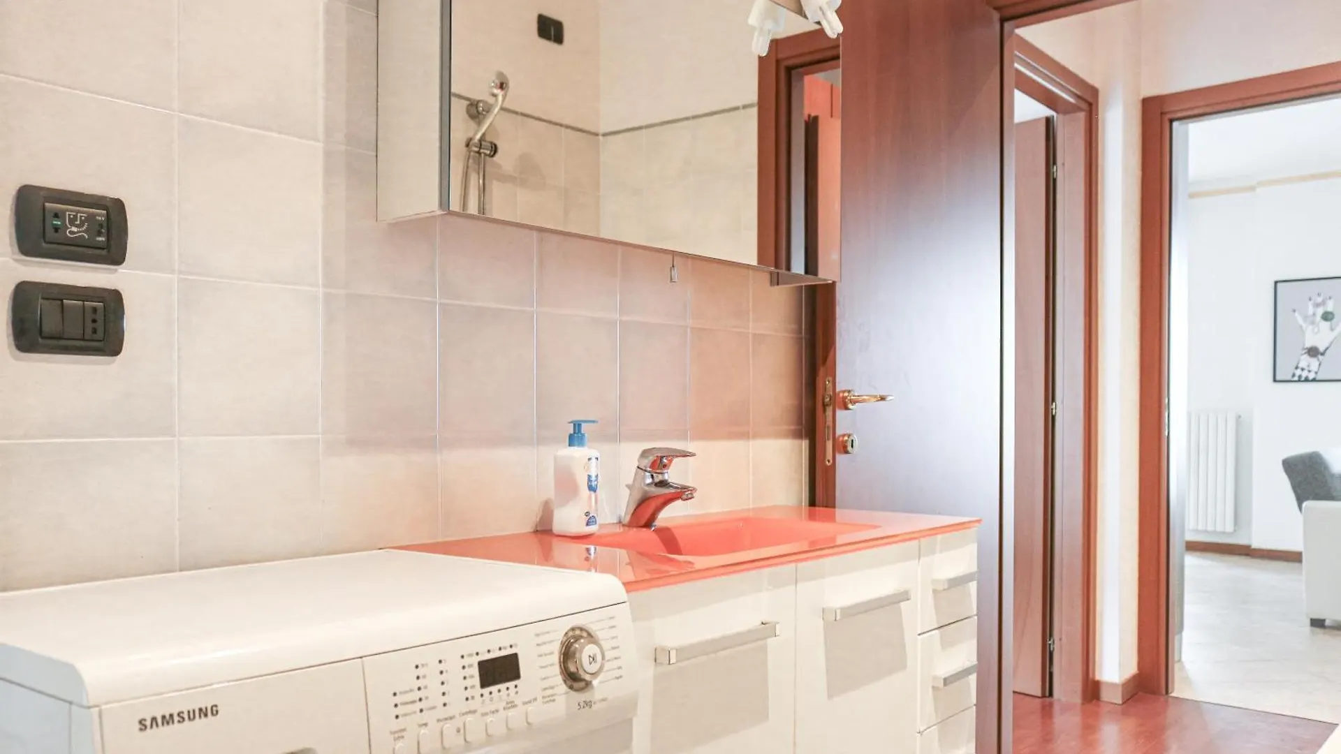 Apartmán Urban Balcony Hideaway - 3 People Milán Itálie